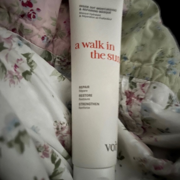 Voir | A Walk in the Sun | Inside Out Moisturizing & Repairing HAIR Masque - Picture 4 of 5